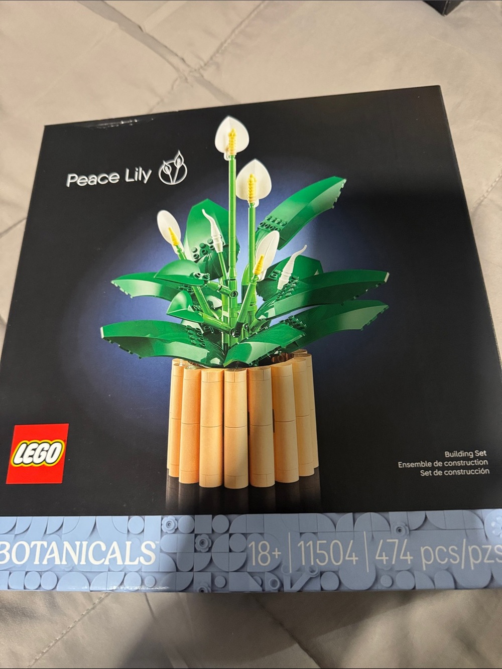 LEGO Peace Lily with Green Leaves, White Blooms & Yellow Spadices